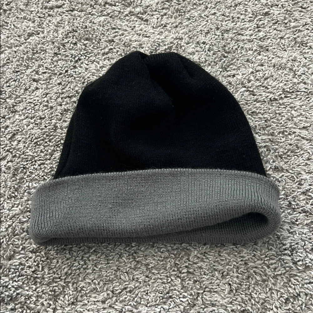 DC SHOES Men’s New Era Black & Gray Beanie Hat Cap with White Logo - One Size